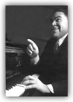 Fats Waller enjoying life