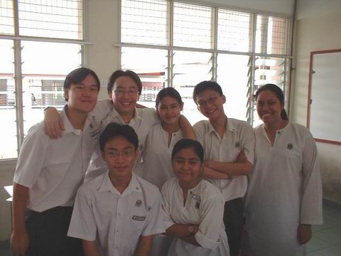 Front : Aaron, Syarifah&nbsp;&nbsp; Back(l-r) : Chee Weng, me, Liquan, Sue Ann, Hafizah