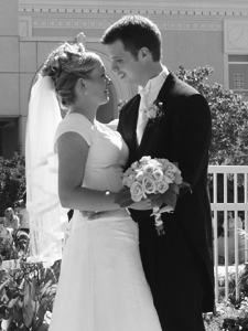 Photo of Brian and Traci on August 20, 2005 at the Mount Timpanogos Temple in American Fork, UT. Photo by Nick Peyton.