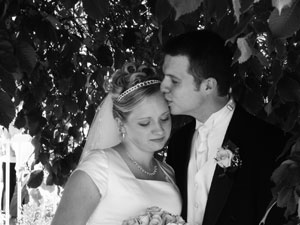 Photo of Brian and Traci on August 20, 2005 at the Mount Timpanogos Temple in American Fork, UT. Photo by Nick Peyton.