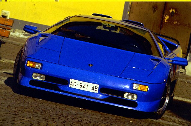 lamborghini7.jpg (73026 bytes)