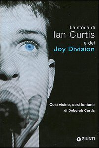 La biografia scritta dalla moglie di lan Curtis. Tutti i testi dei Joy Division in originale e traduzione, con numerose pagine inedite. La discografia completa. Tutti i concerti.