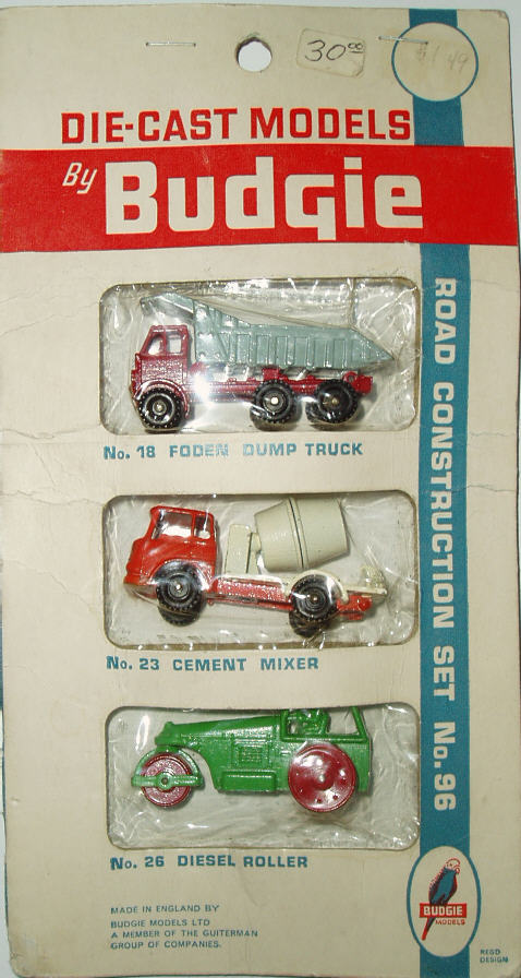Rarity 3. Triple pack. 1965-66. Very difficult to find due to flimsy packaging and short production run.