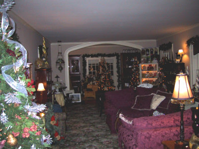 On se pr�pare pour Noel,  la boutique est d�j� ouverte.