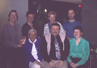 Noel 2000, moi, mes cousins, ma tante, et � l'autre bout, ma tite soeur qui remplace mon fr�re absent