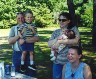 fam_800.jpg (13549 bytes)