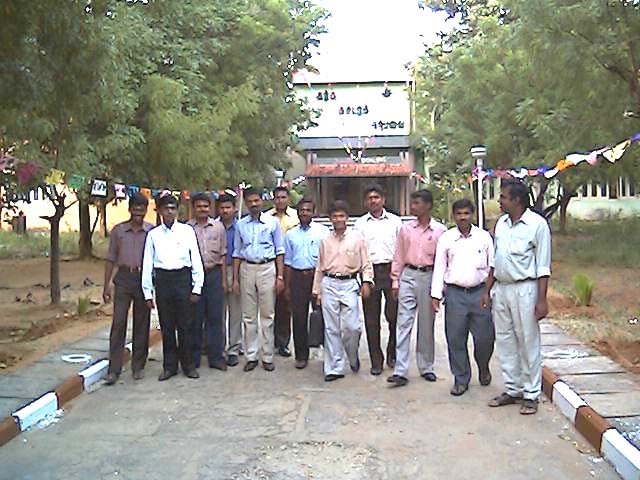 Prof.A.Srimurugan&His Students in 2002.,