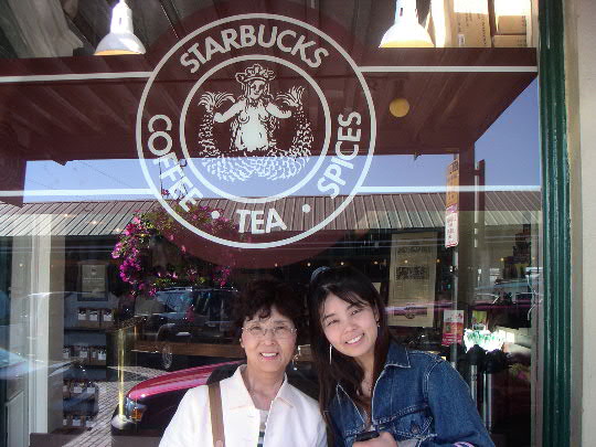 ���߂Ă�Starbucks�̑O�B�B�B