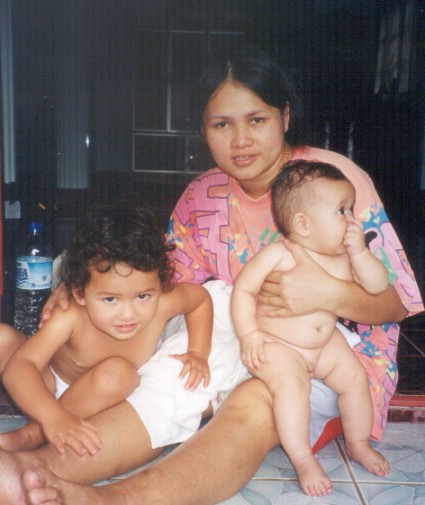 mit Biene und Mama in Thailand