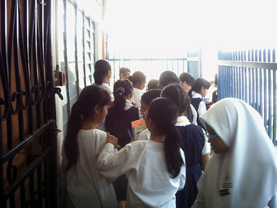 Anak sapela yang ramai ni... 13...14...ehhh.. lebih