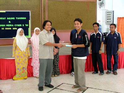 MT baru Cyber5 yang kacak n cantik... ehm ehm ehm