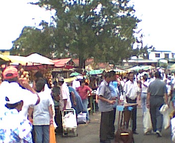 op de markt in Guadaloupe
