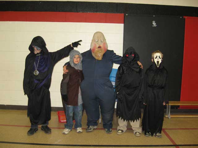 Halloween Cub Six