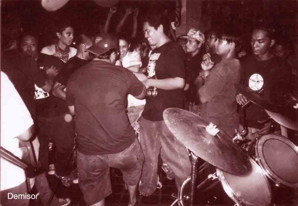 picture taken from their Manila tour 2004