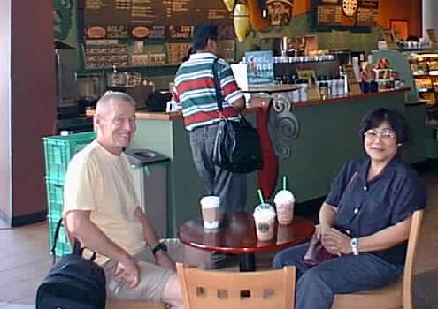 starbucks2.jpg (32734 bytes)