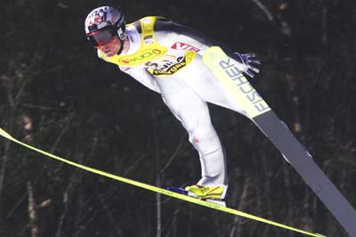 Roar Lj�kels�y flyr bakken ned i Oberstdorf