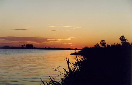 Por do sol no rio Paraguai