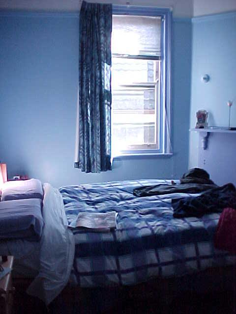 middle bedroom