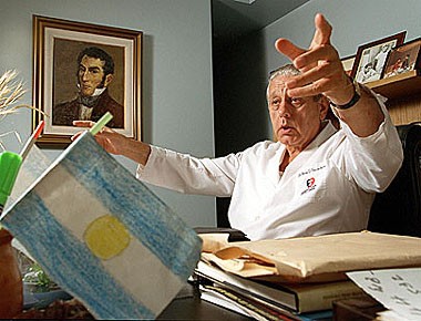 Diario Accion de General Rodriguez, politica, actualidad, noticias e informacion, personalidades e instituciones, policiales, galerias de fotos; historia de General Rodriguez, sus origenes, edificios, estancias, habitos y costumbres, anecdotas, comercios e industrias, los fundadores, antiguas instituciones, fotos e imagenes; suplementos especiales: la crisis politica, economica y social de la Argentina, los acontecimientos de Diciembre de 2001, articulos y entrevistas; Emigracion: toda la informacion destinada a aquellos que desean emigrar, radicarse o estudiar en el exterior, visas, pasaportes, consejos, guias, informacion util, links; Trueque: novedades e informacion, links, estructura del trueque; el casamiento de Maxima Zorreguieta y el principe Guillermo Alejandro de Holanda; Guerra de Afganistan: galeria de imagenes e informacion sobre la primera guerra del siglo XXI; la guerra de Irak, Bagdad, Georges W. Bush, Saddam Husseim, el atentado a las torres Gemelas de Nueva York, las twin towers, el 11-s, y descripcion del hecho que conmovio al mundo; Empleo: consultoras, clasificados, agencias de empleo, consejos e informacion util, curriculum vitae, como confeccionarlos, noticias de actualidad; 
Los numeros de la crisis: Las consecuencias de la crisis politica, economica y social; estadisticas, pobreza, desnutricion, salud y asistencia; noticias regionales y provinciales, columnas y editoriales; informacion para negocios: pymes, links, empresas y negocios; Agenda Cultural con toda la informacion de cursos, universidades, talleres, escuelas y oportunidades, exposiciones de arte de la region; buscadores en Internet, Enlaces: links a los mejores sitios de educacion, cultura, arte, biografias, politica, interes general, web, Links del Diario Accion: RMS Titanic, su historia, su tragico viaje inaugural; historias, testimonios, documentos y articulos sobre el naufragio; links y sitios sobre el tema; la pelicula de Cameron, fotos e imagenes; suplementos especiales, Historia Argentina y de General Rodriguez, la llegada de la democracia en General Rodriguez, la asuncion de Juan Lumbreras como intendente en 1983, galeria de imagenes, sus palabras y los actos, su gabinete, festejos de la comunidad. Fundacion del pueblo de General Rodriguez, sus instituciones y personalidades relevantes, arquitectura y edificios, comercios e industrias, sus comienzos, estancias, inmigraciones italianas, espa�olas, vascas e irlandesas, anecdotas y efemerides, sus hombres ilustres, el Hospital Vicente Lopez y Planes, su fundacion por las Damas de Beneficencia, el hundimiento del crucero General Belgrano, testimonios de ex combatientes y tripulantes, su comandante Hector Elias Bonzo, fotos e imagenes, recuerdos y homenajes, historia de la familia Bonzo de General Rodriguez, entrevistas y articulos periodisticos. La guerra de Malvinas en el Atlantico Sur, el conflicto belico con Gran Breta�a de 1982, politicos relevantes, Benjamin Paez y Trueba, fotos antiguas de familias fundadoras, galerias de imagenes de pobladores, recorrida virtual por el antiguo General Rodriguez, el paso de la Infanta en 1910, historia de La Serenisima, la familia Mastellone, La Choza, Bernardo de Irigoyen, peronismo y radicalismo y muchisimo mas
