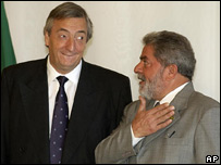 Diario Accion de General Rodriguez, politica, actualidad, noticias e informacion, personalidades e instituciones, policiales, galerias de fotos; historia de General Rodriguez, sus origenes, edificios, estancias, habitos y costumbres, anecdotas, comercios e industrias, los fundadores, antiguas instituciones, fotos e imagenes; suplementos especiales: la crisis politica, economica y social de la Argentina, los acontecimientos de Diciembre de 2001, articulos y entrevistas; Emigracion: toda la informacion destinada a aquellos que desean emigrar, radicarse o estudiar en el exterior, visas, pasaportes, consejos, guias, informacion util, links; Trueque: novedades e informacion, links, estructura del trueque; el casamiento de Maxima Zorreguieta y el principe Guillermo Alejandro de Holanda; Guerra de Afganistan: galeria de imagenes e informacion sobre la primera guerra del siglo XXI; la guerra de Irak, Bagdad, Georges W. Bush, Saddam Husseim, el atentado a las torres Gemelas de Nueva York, las twin towers, el 11-s, y descripcion del hecho que conmovio al mundo; Empleo: consultoras, clasificados, agencias de empleo, consejos e informacion util, curriculum vitae, como confeccionarlos, noticias de actualidad; 
Los numeros de la crisis: Las consecuencias de la crisis politica, economica y social; estadisticas, pobreza, desnutricion, salud y asistencia; noticias regionales y provinciales, columnas y editoriales; informacion para negocios: pymes, links, empresas y negocios; Agenda Cultural con toda la informacion de cursos, universidades, talleres, escuelas y oportunidades, exposiciones de arte de la region; buscadores en Internet, Enlaces: links a los mejores sitios de educacion, cultura, arte, biografias, politica, interes general, web, Links del Diario Accion: RMS Titanic, su historia, su tragico viaje inaugural; historias, testimonios, documentos y articulos sobre el naufragio; links y sitios sobre el tema; la pelicula de Cameron, fotos e imagenes; suplementos especiales, Historia Argentina y de General Rodriguez, la llegada de la democracia en General Rodriguez, la asuncion de Juan Lumbreras como intendente en 1983, galeria de imagenes, sus palabras y los actos, su gabinete, festejos de la comunidad. Fundacion del pueblo de General Rodriguez, sus instituciones y personalidades relevantes, arquitectura y edificios, comercios e industrias, sus comienzos, estancias, inmigraciones italianas, espa�olas, vascas e irlandesas, anecdotas y efemerides, sus hombres ilustres, el Hospital Vicente Lopez y Planes, su fundacion por las Damas de Beneficencia, el hundimiento del crucero General Belgrano, testimonios de ex combatientes y tripulantes, su comandante Hector Elias Bonzo, fotos e imagenes, recuerdos y homenajes, historia de la familia Bonzo de General Rodriguez, entrevistas y articulos periodisticos. La guerra de Malvinas en el Atlantico Sur, el conflicto belico con Gran Breta�a de 1982, politicos relevantes, Benjamin Paez y Trueba, fotos antiguas de familias fundadoras, galerias de imagenes de pobladores, recorrida virtual por el antiguo General Rodriguez, el paso de la Infanta en 1910, historia de La Serenisima, la familia Mastellone, La Choza, Bernardo de Irigoyen, peronismo y radicalismo y muchisimo mas