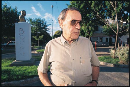 Diario Accion de General Rodriguez, politica, actualidad, noticias e informacion, personalidades e instituciones, policiales, galerias de fotos; historia de General Rodriguez, sus origenes, edificios, estancias, habitos y costumbres, anecdotas, comercios e industrias, los fundadores, antiguas instituciones, fotos e imagenes; suplementos especiales: la crisis politica, economica y social de la Argentina, los acontecimientos de Diciembre de 2001, articulos y entrevistas; Emigracion: toda la informacion destinada a aquellos que desean emigrar, radicarse o estudiar en el exterior, visas, pasaportes, consejos, guias, informacion util, links; Trueque: novedades e informacion, links, estructura del trueque; el casamiento de Maxima Zorreguieta y el principe Guillermo Alejandro de Holanda; Guerra de Afganistan: galeria de imagenes e informacion sobre la primera guerra del siglo XXI; la guerra de Irak, Bagdad, Georges W. Bush, Saddam Husseim, el atentado a las torres Gemelas de Nueva York, las twin towers, el 11-s, y descripcion del hecho que conmovio al mundo; los ultimos dias de Pompeya, Herculano; un argentino en el Titanic, galerias de fotos; Nefertiti, reina de Egipto; Luz Sosa de Godoy Cruz; el Graf Zeppelin, el Hindenburg y dirigibles; las islas Malvinas y la corte de Luis XV, Madame Du Barry, Pompadour, Luis XVI, Maria Antonieta, la Revolucion Francesa; Empleo: consultoras, clasificados, agencias de empleo, consejos e informacion util, curriculum vitae, como confeccionarlos, noticias de actualidad; Los numeros de la crisis: Las consecuencias de la crisis politica, economica y social; estadisticas, pobreza, desnutricion, salud y asistencia; noticias regionales y provinciales, columnas y editoriales; informacion para negocios: pymes, links, empresas y negocios; Agenda Cultural con toda la informacion de cursos, universidades, talleres, escuelas y oportunidades, exposiciones de arte de la region; buscadores en Internet, Enlaces: links a los mejores sitios de educacion, cultura, arte, biografias, politica, interes general, web, Links del Diario Accion: RMS Titanic, su historia, su tragico viaje inaugural; historias, testimonios, documentos y articulos sobre el naufragio; links y sitios sobre el tema; la pelicula de Cameron, fotos e imagenes; suplementos especiales, Historia Argentina y de General Rodriguez, la llegada de la democracia en General Rodriguez, la asuncion de Juan Lumbreras como intendente en 1983, galeria de imagenes, sus palabras y los actos, su gabinete, festejos de la comunidad. Fundacion del pueblo de General Rodriguez, sus instituciones y personalidades relevantes, arquitectura y edificios, comercios e industrias, sus comienzos, estancias, inmigraciones italianas, espa&ntilde;olas, vascas e irlandesas, anecdotas y efemerides, sus hombres ilustres, el Hospital Vicente Lopez y Planes, su fundacion por las Damas de Beneficencia, el hundimiento del crucero General Belgrano, testimonios de ex combatientes y tripulantes, su comandante Hector Elias Bonzo, fotos e imagenes, recuerdos y homenajes, historia de la familia Bonzo de General Rodriguez, entrevistas y articulos periodisticos. La guerra de Malvinas en el Atlantico Sur, el conflicto belico con Gran Breta&ntilde;a de 1982, politicos relevantes, Benjamin Paez y Trueba, fotos antiguas de familias fundadoras, galerias de imagenes de pobladores, recorrida virtual por el antiguo General Rodriguez, el paso de la Infanta en 1910, historia de La Serenisima, la familia Mastellone, La Choza, Bernardo de Irigoyen, peronismo y radicalismo y muchisimo mas