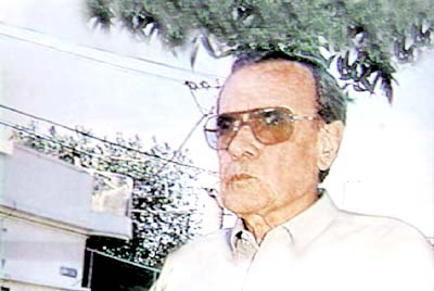 Diario Accion de General Rodriguez, politica, actualidad, noticias e informacion, personalidades e instituciones, policiales, galerias de fotos; historia de General Rodriguez, sus origenes, edificios, estancias, habitos y costumbres, anecdotas, comercios e industrias, los fundadores, antiguas instituciones, fotos e imagenes; suplementos especiales: la crisis politica, economica y social de la Argentina, los acontecimientos de Diciembre de 2001, articulos y entrevistas; Emigracion: toda la informacion destinada a aquellos que desean emigrar, radicarse o estudiar en el exterior, visas, pasaportes, consejos, guias, informacion util, links; Trueque: novedades e informacion, links, estructura del trueque; el casamiento de Maxima Zorreguieta y el principe Guillermo Alejandro de Holanda; Guerra de Afganistan: galeria de imagenes e informacion sobre la primera guerra del siglo XXI; la guerra de Irak, Bagdad, Georges W. Bush, Saddam Husseim, el atentado a las torres Gemelas de Nueva York, las twin towers, el 11-s, y descripcion del hecho que conmovio al mundo; los ultimos dias de Pompeya, Herculano; un argentino en el Titanic, galerias de fotos; Nefertiti, reina de Egipto; Luz Sosa de Godoy Cruz; el Graf Zeppelin, el Hindenburg y dirigibles; las islas Malvinas y la corte de Luis XV, Madame Du Barry, Pompadour, Luis XVI, Maria Antonieta, la Revolucion Francesa; Empleo: consultoras, clasificados, agencias de empleo, consejos e informacion util, curriculum vitae, como confeccionarlos, noticias de actualidad; Los numeros de la crisis: Las consecuencias de la crisis politica, economica y social; estadisticas, pobreza, desnutricion, salud y asistencia; noticias regionales y provinciales, columnas y editoriales; informacion para negocios: pymes, links, empresas y negocios; Agenda Cultural con toda la informacion de cursos, universidades, talleres, escuelas y oportunidades, exposiciones de arte de la region; buscadores en Internet, Enlaces: links a los mejores sitios de educacion, cultura, arte, biografias, politica, interes general, web, Links del Diario Accion: RMS Titanic, su historia, su tragico viaje inaugural; historias, testimonios, documentos y articulos sobre el naufragio; links y sitios sobre el tema; la pelicula de Cameron, fotos e imagenes; suplementos especiales, Historia Argentina y de General Rodriguez, la llegada de la democracia en General Rodriguez, la asuncion de Juan Lumbreras como intendente en 1983, galeria de imagenes, sus palabras y los actos, su gabinete, festejos de la comunidad. Fundacion del pueblo de General Rodriguez, sus instituciones y personalidades relevantes, arquitectura y edificios, comercios e industrias, sus comienzos, estancias, inmigraciones italianas, espa&ntilde;olas, vascas e irlandesas, anecdotas y efemerides, sus hombres ilustres, el Hospital Vicente Lopez y Planes, su fundacion por las Damas de Beneficencia, el hundimiento del crucero General Belgrano, testimonios de ex combatientes y tripulantes, su comandante Hector Elias Bonzo, fotos e imagenes, recuerdos y homenajes, historia de la familia Bonzo de General Rodriguez, entrevistas y articulos periodisticos. La guerra de Malvinas en el Atlantico Sur, el conflicto belico con Gran Breta&ntilde;a de 1982, politicos relevantes, Benjamin Paez y Trueba, fotos antiguas de familias fundadoras, galerias de imagenes de pobladores, recorrida virtual por el antiguo General Rodriguez, el paso de la Infanta en 1910, historia de La Serenisima, la familia Mastellone, La Choza, Bernardo de Irigoyen, peronismo y radicalismo y muchisimo mas