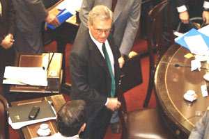 Diario Accion de General Rodriguez, politica, actualidad, noticias e informacion, personalidades e instituciones, policiales, galerias de fotos; historia de General Rodriguez, sus origenes, edificios, estancias, habitos y costumbres, anecdotas, comercios e industrias, los fundadores, antiguas instituciones, fotos e imagenes; suplementos especiales: la crisis politica, economica y social de la Argentina, los acontecimientos de Diciembre de 2001, articulos y entrevistas; Emigracion: toda la informacion destinada a aquellos que desean emigrar, radicarse o estudiar en el exterior, visas, pasaportes, consejos, guias, informacion util, links; Trueque: novedades e informacion, links, estructura del trueque; el casamiento de Maxima Zorreguieta y el principe Guillermo Alejandro de Holanda; Guerra de Afganistan: galeria de imagenes e informacion sobre la primera guerra del siglo XXI; la guerra de Irak, Bagdad, Georges W. Bush, Saddam Husseim, el atentado a las torres Gemelas de Nueva York, las twin towers, el 11-s, y descripcion del hecho que conmovio al mundo; Empleo: consultoras, clasificados, agencias de empleo, consejos e informacion util, curriculum vitae, como confeccionarlos, noticias de actualidad; 
Los numeros de la crisis: Las consecuencias de la crisis politica, economica y social; estadisticas, pobreza, desnutricion, salud y asistencia; noticias regionales y provinciales, columnas y editoriales; informacion para negocios: pymes, links, empresas y negocios; Agenda Cultural con toda la informacion de cursos, universidades, talleres, escuelas y oportunidades, exposiciones de arte de la region; buscadores en Internet, Enlaces: links a los mejores sitios de educacion, cultura, arte, biografias, politica, interes general, web, Links del Diario Accion: RMS Titanic, su historia, su tragico viaje inaugural; historias, testimonios, documentos y articulos sobre el naufragio; links y sitios sobre el tema; la pelicula de Cameron, fotos e imagenes; suplementos especiales, Historia Argentina y de General Rodriguez, la llegada de la democracia en General Rodriguez, la asuncion de Juan Lumbreras como intendente en 1983, galeria de imagenes, sus palabras y los actos, su gabinete, festejos de la comunidad. Fundacion del pueblo de General Rodriguez, sus instituciones y personalidades relevantes, arquitectura y edificios, comercios e industrias, sus comienzos, estancias, inmigraciones italianas, espa�olas, vascas e irlandesas, anecdotas y efemerides, sus hombres ilustres, el Hospital Vicente Lopez y Planes, su fundacion por las Damas de Beneficencia, el hundimiento del crucero General Belgrano, testimonios de ex combatientes y tripulantes, su comandante Hector Elias Bonzo, fotos e imagenes, recuerdos y homenajes, historia de la familia Bonzo de General Rodriguez, entrevistas y articulos periodisticos. La guerra de Malvinas en el Atlantico Sur, el conflicto belico con Gran Breta�a de 1982, politicos relevantes, Benjamin Paez y Trueba, fotos antiguas de familias fundadoras, galerias de imagenes de pobladores, recorrida virtual por el antiguo General Rodriguez, el paso de la Infanta en 1910, historia de La Serenisima, la familia Mastellone, La Choza, Bernardo de Irigoyen, peronismo y radicalismo y muchisimo mas
