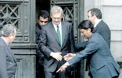 Diario Accion de General Rodriguez, politica, actualidad, noticias e informacion, personalidades e instituciones, policiales, galerias de fotos; historia de General Rodriguez, sus origenes, edificios, estancias, habitos y costumbres, anecdotas, comercios e industrias, los fundadores, antiguas instituciones, fotos e imagenes; suplementos especiales: la crisis politica, economica y social de la Argentina, los acontecimientos de Diciembre de 2001, articulos y entrevistas; Emigracion: toda la informacion destinada a aquellos que desean emigrar, radicarse o estudiar en el exterior, visas, pasaportes, consejos, guias, informacion util, links; Trueque: novedades e informacion, links, estructura del trueque; el casamiento de Maxima Zorreguieta y el principe Guillermo Alejandro de Holanda; Guerra de Afganistan: galeria de imagenes e informacion sobre la primera guerra del siglo XXI; la guerra de Irak, Bagdad, Georges W. Bush, Saddam Husseim, el atentado a las torres Gemelas de Nueva York, las twin towers, el 11-s, y descripcion del hecho que conmovio al mundo; Empleo: consultoras, clasificados, agencias de empleo, consejos e informacion util, curriculum vitae, como confeccionarlos, noticias de actualidad;
Los numeros de la crisis: Las consecuencias de la crisis politica, economica y social; estadisticas, pobreza, desnutricion, salud y asistencia; noticias regionales y provinciales, columnas y editoriales; informacion para negocios: pymes, links, empresas y negocios; Agenda Cultural con toda la informacion de cursos, universidades, talleres, escuelas y oportunidades, exposiciones de arte de la region; buscadores en Internet, Enlaces: links a los mejores sitios de educacion, cultura, arte, biografias, politica, interes general, web, Links del Diario Accion: RMS Titanic, su historia, su tragico viaje inaugural; historias, testimonios, documentos y articulos sobre el naufragio; links y sitios sobre el tema; la pelicula de Cameron, fotos e imagenes; suplementos especiales, Historia Argentina y de General Rodriguez, la llegada de la democracia en General Rodriguez, la asuncion de Juan Lumbreras como intendente en 1983, galeria de imagenes, sus palabras y los actos, su gabinete, festejos de la comunidad. Fundacion del pueblo de General Rodriguez, sus instituciones y personalidades relevantes, arquitectura y edificios, comercios e industrias, sus comienzos, estancias, inmigraciones italianas, españolas, vascas e irlandesas, anecdotas y efemerides, sus hombres ilustres, el Hospital Vicente Lopez y Planes, su fundacion por las Damas de Beneficencia, el hundimiento del crucero General Belgrano, testimonios de ex combatientes y tripulantes, su comandante Hector Elias Bonzo, fotos e imagenes, recuerdos y homenajes, historia de la familia Bonzo de General Rodriguez, entrevistas y articulos periodisticos. La guerra de Malvinas en el Atlantico Sur, el conflicto belico con Gran Bretaña de 1982, politicos relevantes, Benjamin Paez y Trueba, fotos antiguas de familias fundadoras, galerias de imagenes de pobladores, recorrida virtual por el antiguo General Rodriguez, el paso de la Infanta en 1910, historia de La Serenisima, la familia Mastellone, La Choza, Bernardo de Irigoyen, peronismo y radicalismo y muchisimo mas