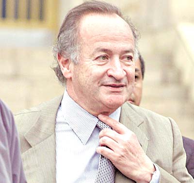 Diario Accion de General Rodriguez, politica, actualidad, noticias e informacion, personalidades e instituciones, policiales, galerias de fotos; historia de General Rodriguez, sus origenes, edificios, estancias, habitos y costumbres, anecdotas, comercios e industrias, los fundadores, antiguas instituciones, fotos e imagenes; suplementos especiales: la crisis politica, economica y social de la Argentina, los acontecimientos de Diciembre de 2001, articulos y entrevistas; Emigracion: toda la informacion destinada a aquellos que desean emigrar, radicarse o estudiar en el exterior, visas, pasaportes, consejos, guias, informacion util, links; Trueque: novedades e informacion, links, estructura del trueque; el casamiento de Maxima Zorreguieta y el principe Guillermo Alejandro de Holanda; Guerra de Afganistan: galeria de imagenes e informacion sobre la primera guerra del siglo XXI; la guerra de Irak, Bagdad, Georges W. Bush, Saddam Husseim, el atentado a las torres Gemelas de Nueva York, las twin towers, el 11-s, y descripcion del hecho que conmovio al mundo; Empleo: consultoras, clasificados, agencias de empleo, consejos e informacion util, curriculum vitae, como confeccionarlos, noticias de actualidad; 
Los numeros de la crisis: Las consecuencias de la crisis politica, economica y social; estadisticas, pobreza, desnutricion, salud y asistencia; noticias regionales y provinciales, columnas y editoriales; informacion para negocios: pymes, links, empresas y negocios; Agenda Cultural con toda la informacion de cursos, universidades, talleres, escuelas y oportunidades, exposiciones de arte de la region; buscadores en Internet, Enlaces: links a los mejores sitios de educacion, cultura, arte, biografias, politica, interes general, web, Links del Diario Accion: RMS Titanic, su historia, su tragico viaje inaugural; historias, testimonios, documentos y articulos sobre el naufragio; links y sitios sobre el tema; la pelicula de Cameron, fotos e imagenes; suplementos especiales, Historia Argentina y de General Rodriguez, la llegada de la democracia en General Rodriguez, la asuncion de Juan Lumbreras como intendente en 1983, galeria de imagenes, sus palabras y los actos, su gabinete, festejos de la comunidad. Fundacion del pueblo de General Rodriguez, sus instituciones y personalidades relevantes, arquitectura y edificios, comercios e industrias, sus comienzos, estancias, inmigraciones italianas, espa�olas, vascas e irlandesas, anecdotas y efemerides, sus hombres ilustres, el Hospital Vicente Lopez y Planes, su fundacion por las Damas de Beneficencia, el hundimiento del crucero General Belgrano, testimonios de ex combatientes y tripulantes, su comandante Hector Elias Bonzo, fotos e imagenes, recuerdos y homenajes, historia de la familia Bonzo de General Rodriguez, entrevistas y articulos periodisticos. La guerra de Malvinas en el Atlantico Sur, el conflicto belico con Gran Breta�a de 1982, politicos relevantes, Benjamin Paez y Trueba, fotos antiguas de familias fundadoras, galerias de imagenes de pobladores, recorrida virtual por el antiguo General Rodriguez, el paso de la Infanta en 1910, historia de La Serenisima, la familia Mastellone, La Choza, Bernardo de Irigoyen, peronismo y radicalismo y muchisimo mas