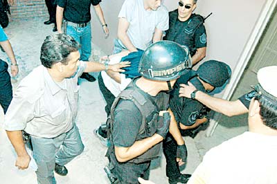 Diario Accion de General Rodriguez, politica, actualidad, noticias e informacion, personalidades e instituciones, policiales, galerias de fotos; historia de General Rodriguez, sus origenes, edificios, estancias, habitos y costumbres, anecdotas, comercios e industrias, los fundadores, antiguas instituciones, fotos e imagenes; suplementos especiales: la crisis politica, economica y social de la Argentina, los acontecimientos de Diciembre de 2001, articulos y entrevistas; Emigracion: toda la informacion destinada a aquellos que desean emigrar, radicarse o estudiar en el exterior, visas, pasaportes, consejos, guias, informacion util, links; Trueque: novedades e informacion, links, estructura del trueque; el casamiento de Maxima Zorreguieta y el principe Guillermo Alejandro de Holanda; Guerra de Afganistan: galeria de imagenes e informacion sobre la primera guerra del siglo XXI; la guerra de Irak, Bagdad, Georges W. Bush, Saddam Husseim, el atentado a las torres Gemelas de Nueva York, las twin towers, el 11-s, y descripcion del hecho que conmovio al mundo; los ultimos dias de Pompeya, Herculano; un argentino en el Titanic, galerias de fotos; Nefertiti, reina de Egipto; Luz Sosa de Godoy Cruz; el Graf Zeppelin, el Hindenburg y dirigibles; las islas Malvinas y la corte de Luis XV, Madame Du Barry, Pompadour, Luis XVI, Maria Antonieta, la Revolucion Francesa; Empleo: consultoras, clasificados, agencias de empleo, consejos e informacion util, curriculum vitae, como confeccionarlos, noticias de actualidad; Los numeros de la crisis: Las consecuencias de la crisis politica, economica y social; estadisticas, pobreza, desnutricion, salud y asistencia; noticias regionales y provinciales, columnas y editoriales; informacion para negocios: pymes, links, empresas y negocios; Agenda Cultural con toda la informacion de cursos, universidades, talleres, escuelas y oportunidades, exposiciones de arte de la region; buscadores en Internet, Enlaces: links a los mejores sitios de educacion, cultura, arte, biografias, politica, interes general, web, Links del Diario Accion: RMS Titanic, su historia, su tragico viaje inaugural; historias, testimonios, documentos y articulos sobre el naufragio; links y sitios sobre el tema; la pelicula de Cameron, fotos e imagenes; suplementos especiales, Historia Argentina y de General Rodriguez, la llegada de la democracia en General Rodriguez, la asuncion de Juan Lumbreras como intendente en 1983, galeria de imagenes, sus palabras y los actos, su gabinete, festejos de la comunidad. Fundacion del pueblo de General Rodriguez, sus instituciones y personalidades relevantes, arquitectura y edificios, comercios e industrias, sus comienzos, estancias, inmigraciones italianas, espa&ntilde;olas, vascas e irlandesas, anecdotas y efemerides, sus hombres ilustres, el Hospital Vicente Lopez y Planes, su fundacion por las Damas de Beneficencia, el hundimiento del crucero General Belgrano, testimonios de ex combatientes y tripulantes, su comandante Hector Elias Bonzo, fotos e imagenes, recuerdos y homenajes, historia de la familia Bonzo de General Rodriguez, entrevistas y articulos periodisticos. La guerra de Malvinas en el Atlantico Sur, el conflicto belico con Gran Breta&ntilde;a de 1982, politicos relevantes, Benjamin Paez y Trueba, fotos antiguas de familias fundadoras, galerias de imagenes de pobladores, recorrida virtual por el antiguo General Rodriguez, el paso de la Infanta en 1910, historia de La Serenisima, la familia Mastellone, La Choza, Bernardo de Irigoyen, peronismo y radicalismo y muchisimo mas