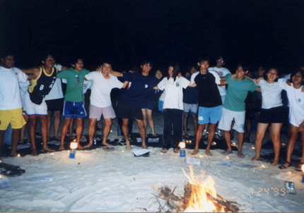 kota24-campfire.jpg (121799 bytes)
