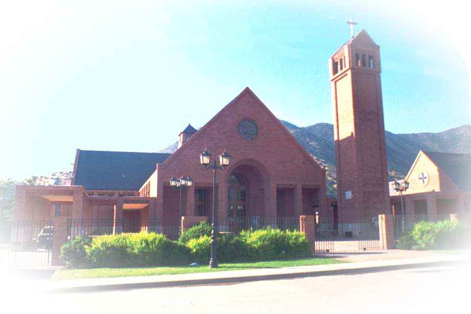 Vista frontal de la iglesia