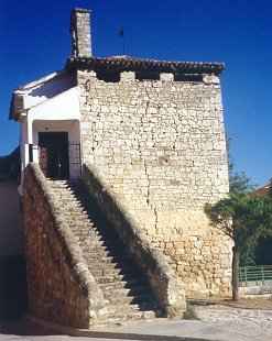 Escalera de acceso a la ermita de la parte superior.