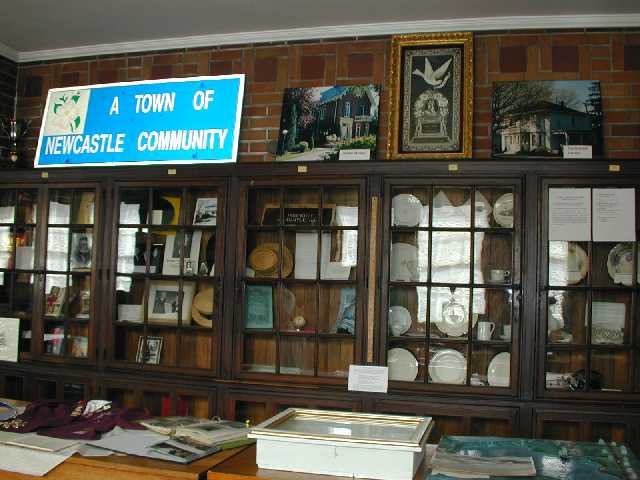 cabinets.jpg (41196 bytes)