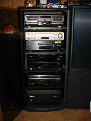 equipment_rack1.jpg (84422 bytes)