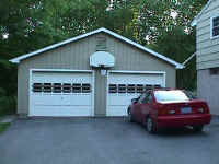 garage.jpg (64075 bytes)