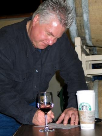 Randy from Northwest Wine Fan making tasting notes