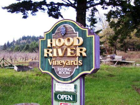 Hood&nbsp; River Vineyards