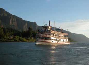 The Columbia Sternwheeler