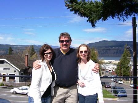Sierra and Lonnie of The Pines 1852 with Carloyn of Northwest Wine Fan