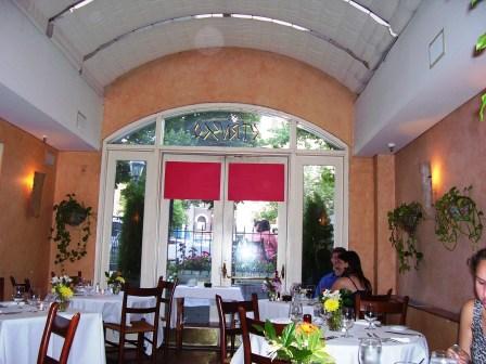 The interior at Etrusco