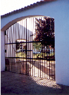Puerta del Cementerio