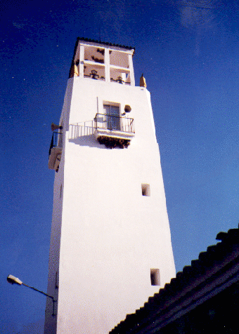 Iglesia desde su Plaza