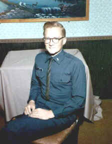 dad1970.JPG (21285 bytes)