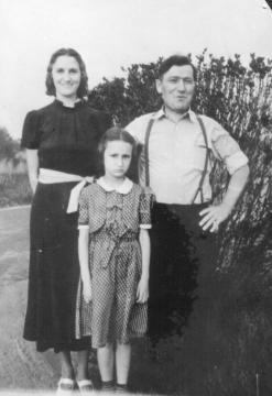 Elsie, Marie and Tim Navone