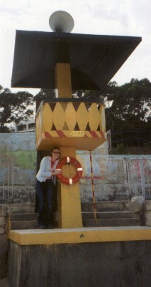 cheung chau beach, chinese lifeguard tower, christmas day 2002
