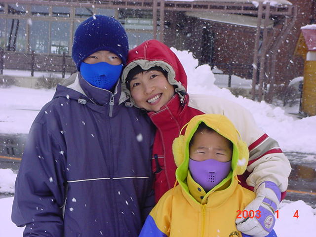 Ryota, Kyoko(host mum), Koota geared up for the snow