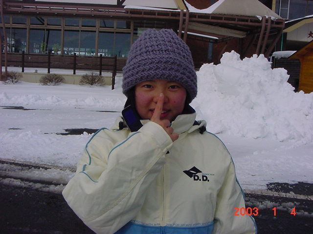 midori at the snow!