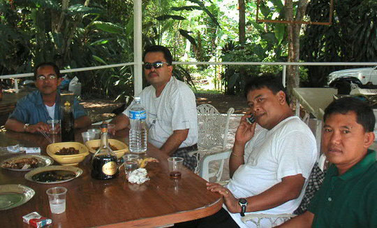 MEN IN BLACK&WHITE,GREEN and BLUE