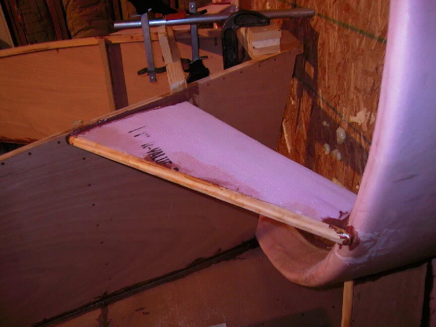 Duct fin with half-round leading edge